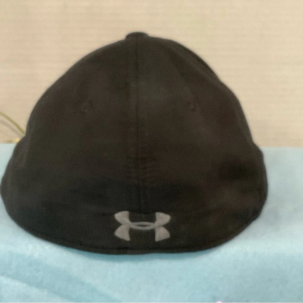 Under Armour Black and Gray‎ Cap